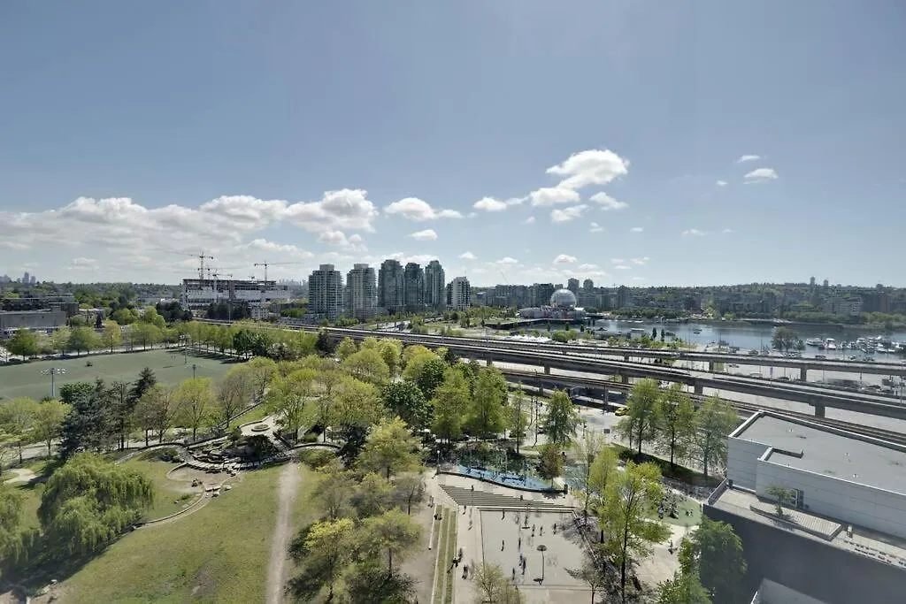 Luxary Condo Downtown Vancouver With Free Parking Apartment