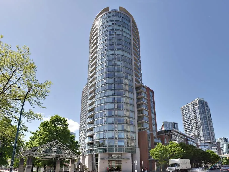 Luxary Condo Downtown Vancouver With Free Parking
